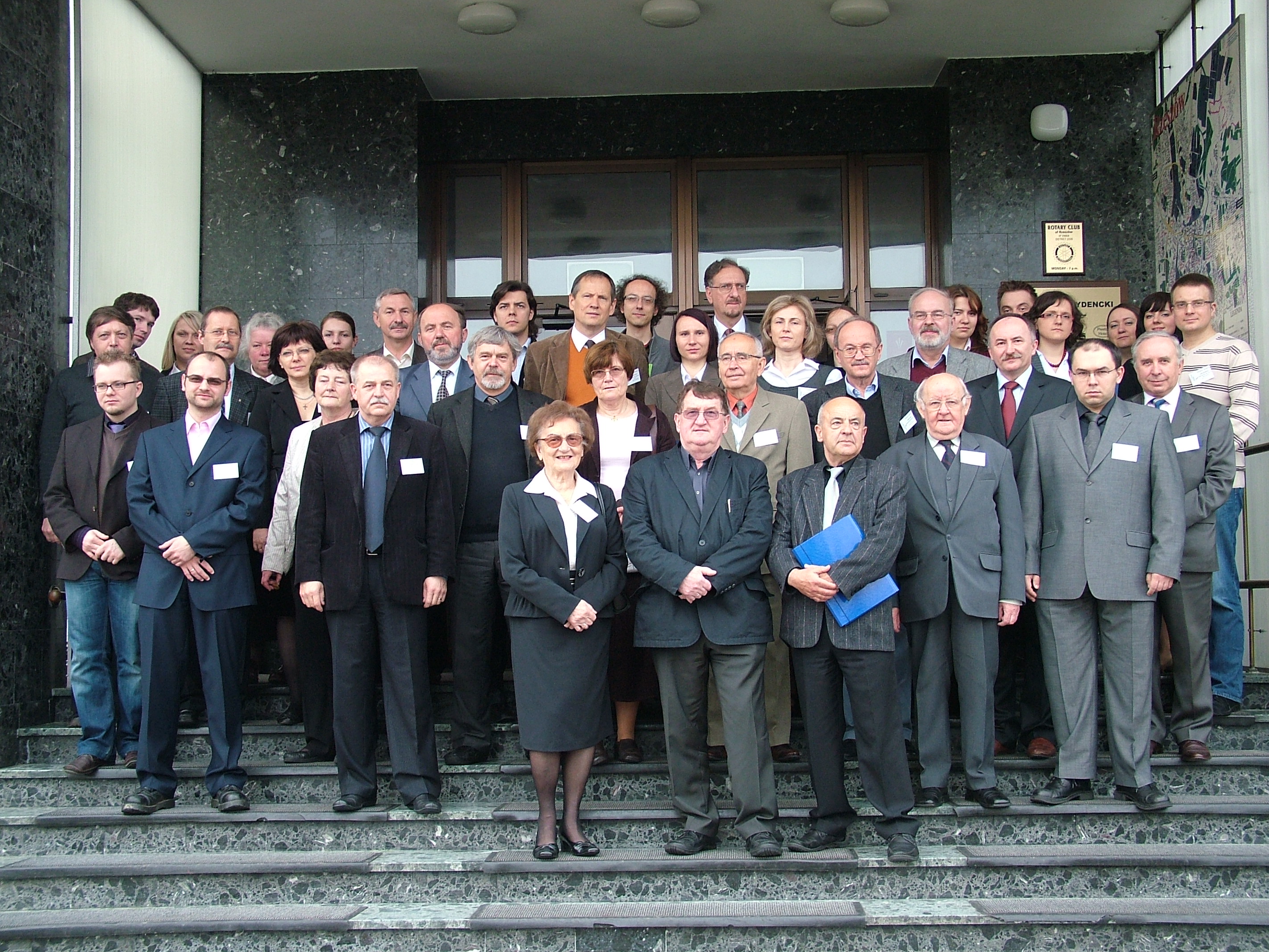 Group photo of participants of I Forum EMR-PL